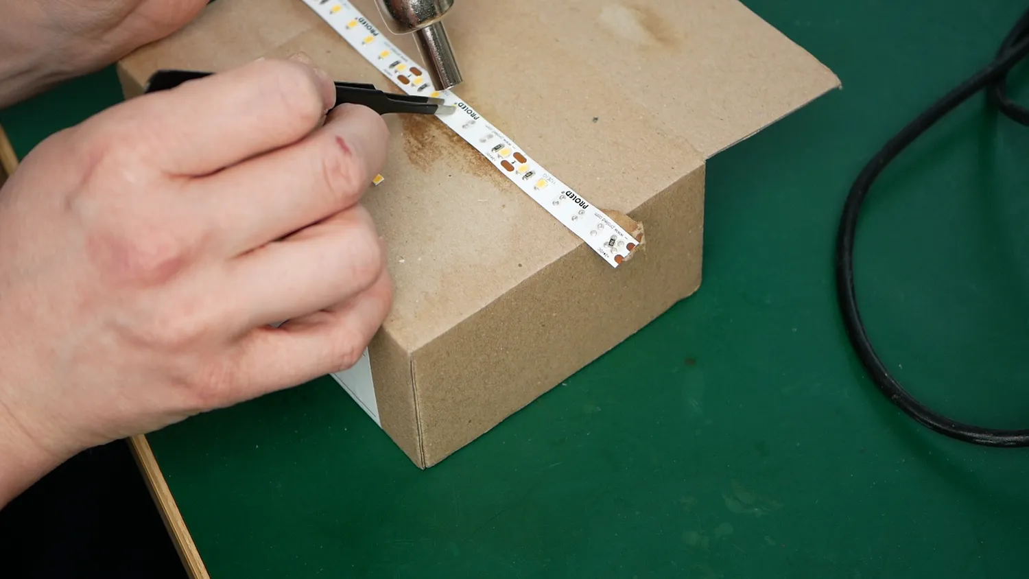  Salvaging LEDs from an LED strip 