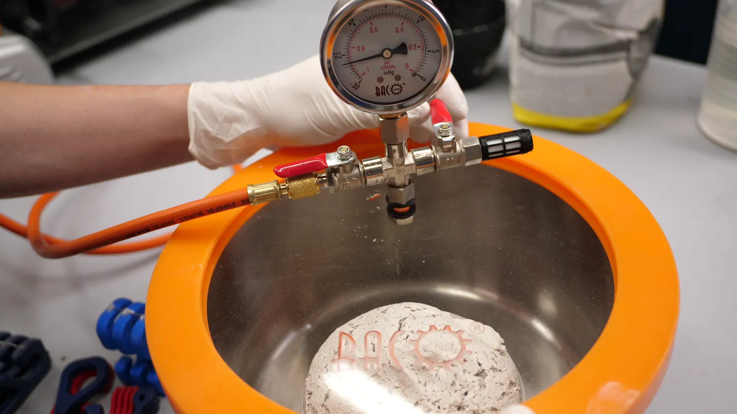  Plaster bubbling up in the vacuum 