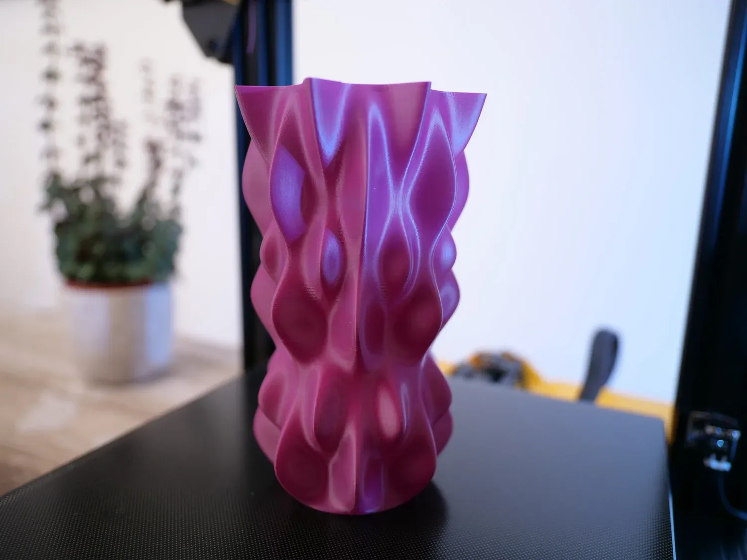 The Lumpy Bumpy Vase printed in purple, where the only flaw is faint stutter marks