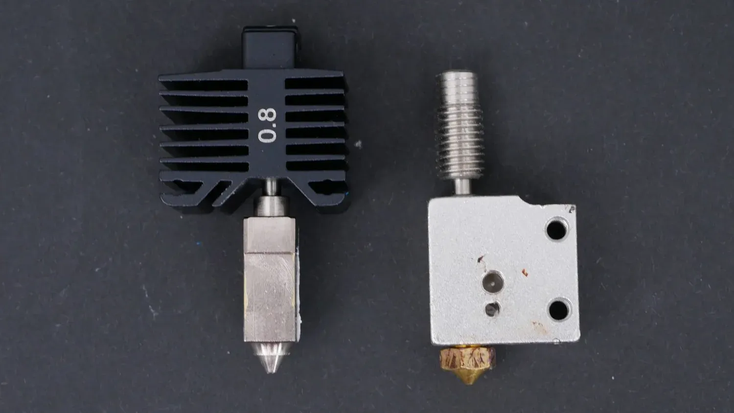  Bambu Lab (left) vs E3D Volacno (right) hotends 