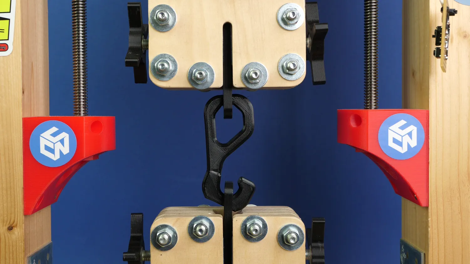 PETG hook in test machine