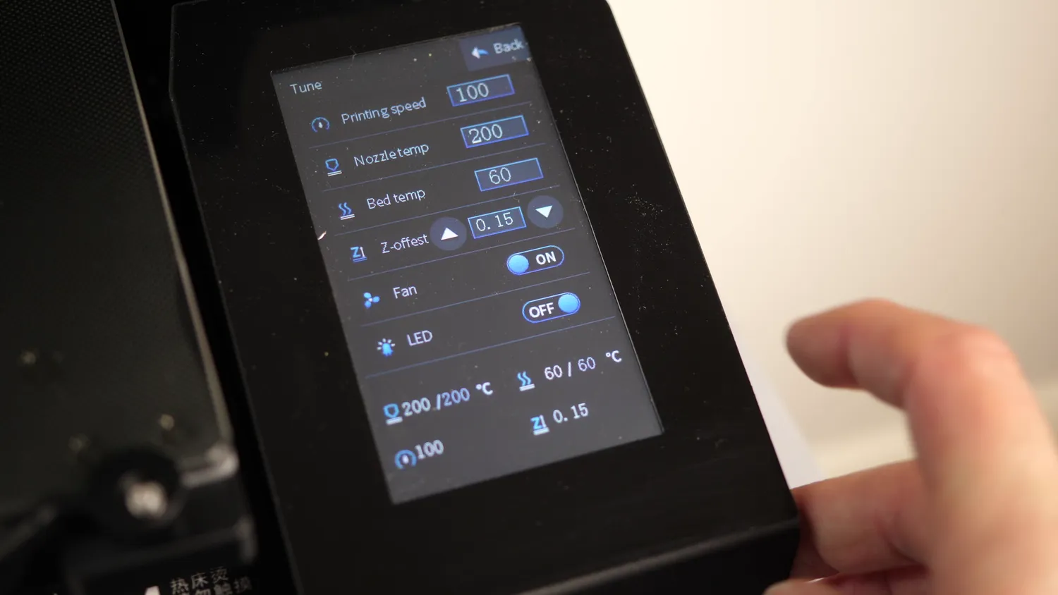  Color Touchscreen 