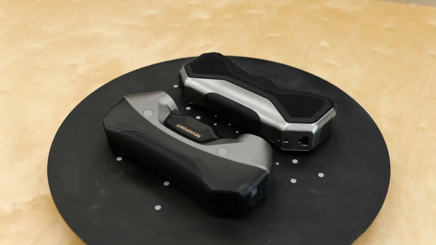 Both scanners lying together on the turntable