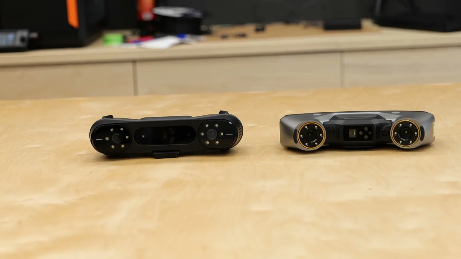 Creality Raptor Pro and Revopoint Metro Y Pro standing next to each other