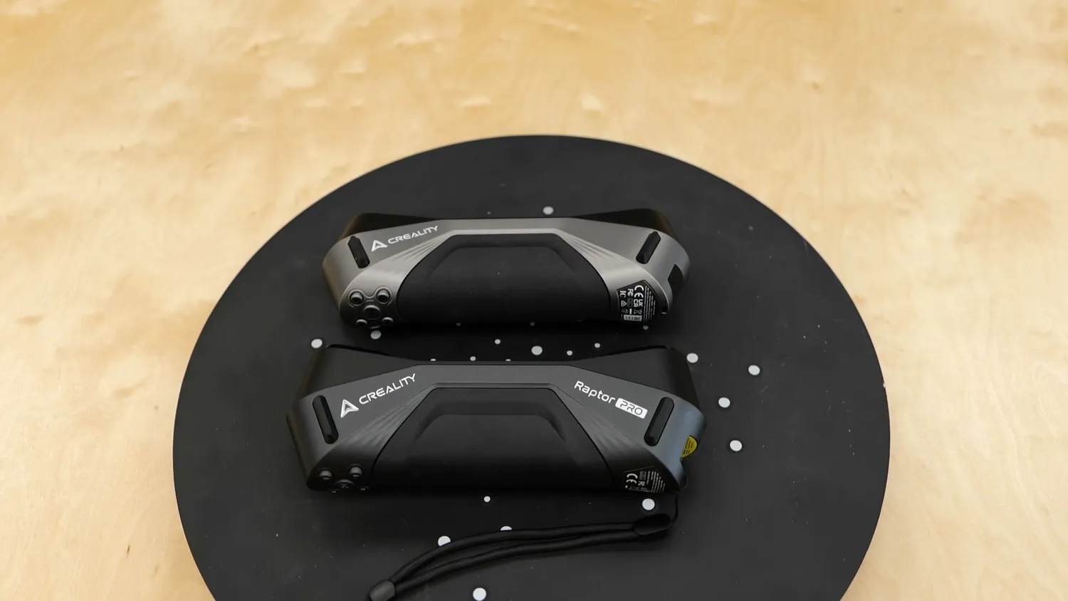Two Creality Raptor scanners stacked on the turntable