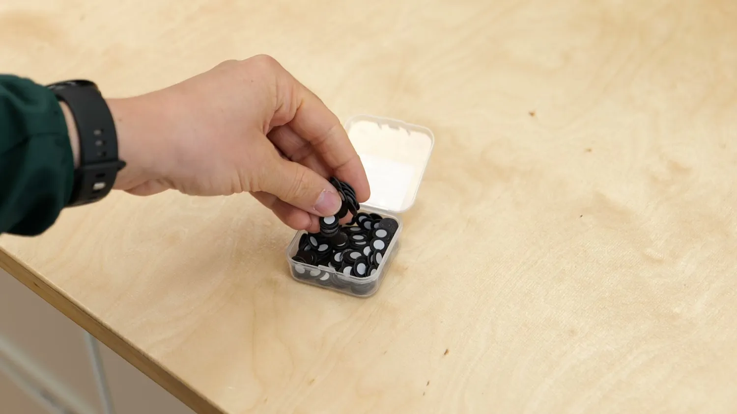 A box of magnetic scanning markers