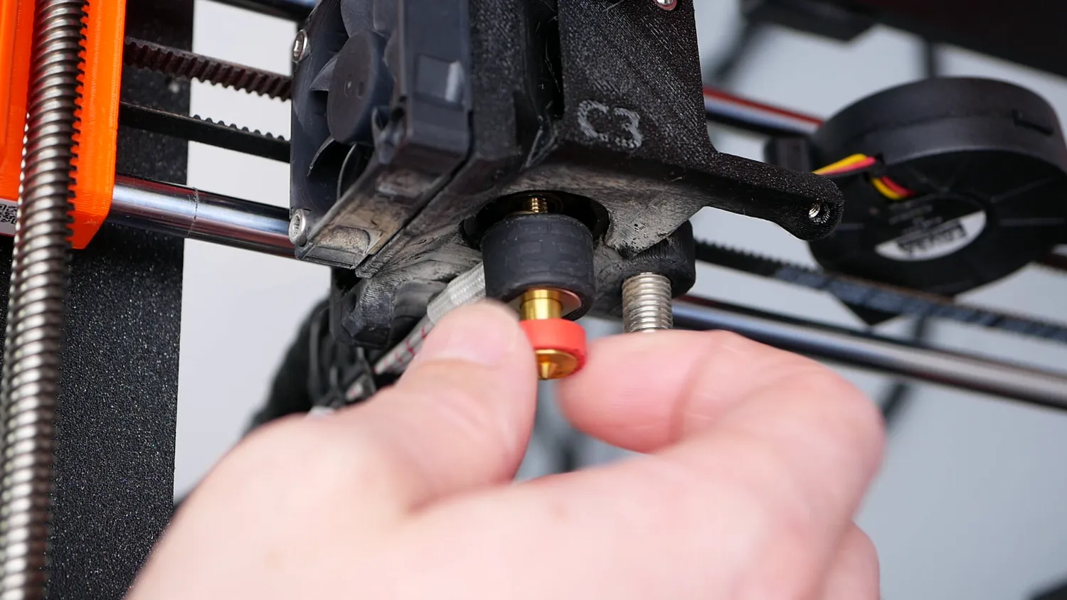 Installing a nozzle on Revo