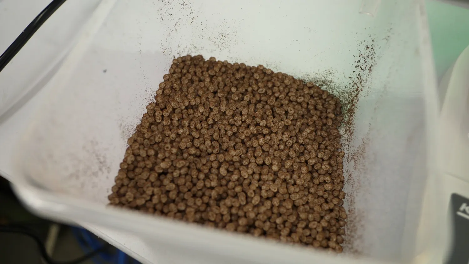  Coffee Particles Sticking to PLA Pellets 