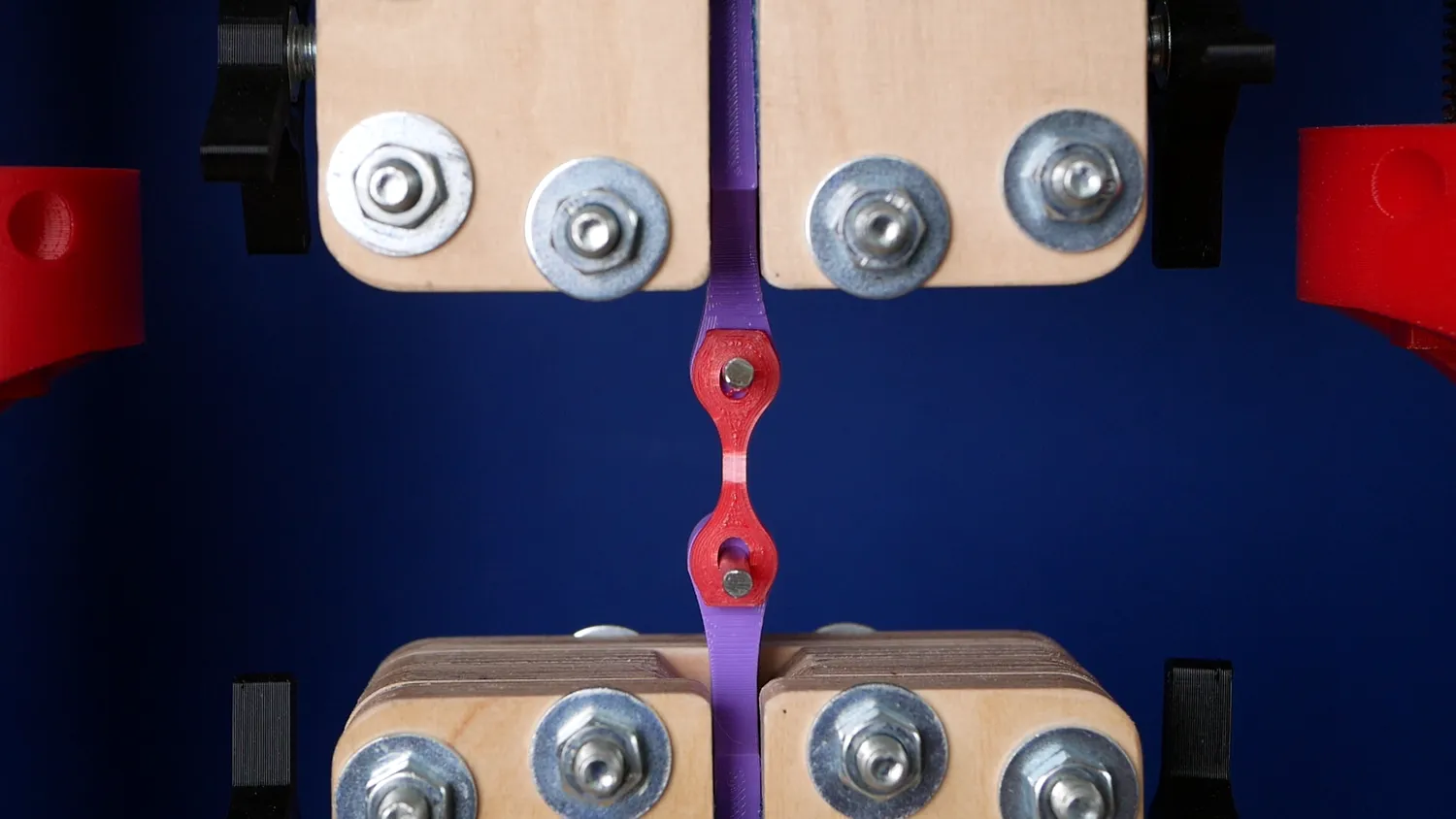 HIPS sample in Universal Test Machine
