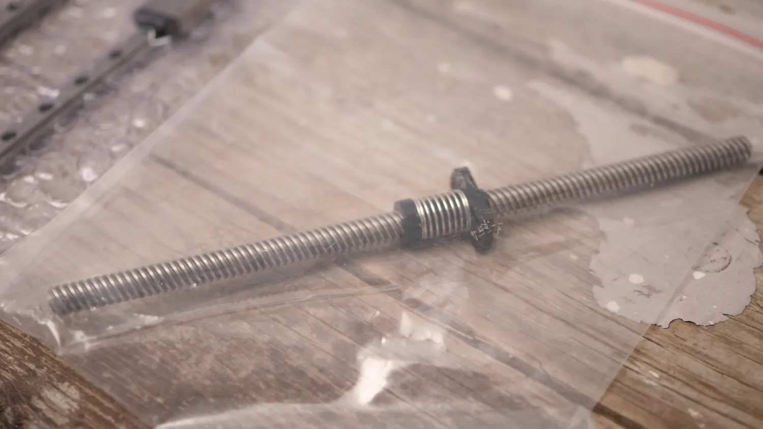 The Z lead screw with its brass nut