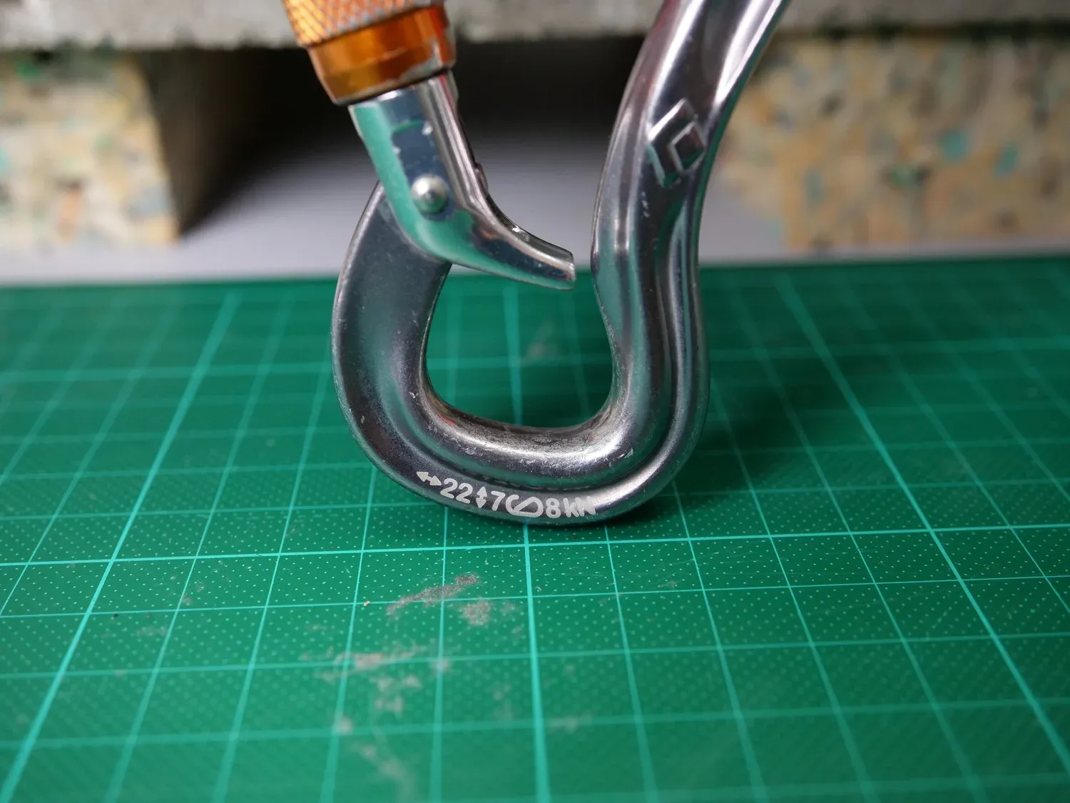  Climbing Carabiner with Strength Ratings 