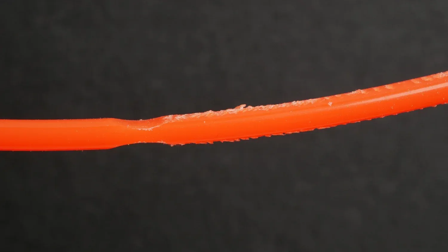 Grinding marks on filament