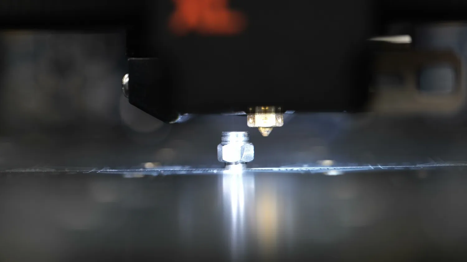 The Prusa XL probes with the nozzle