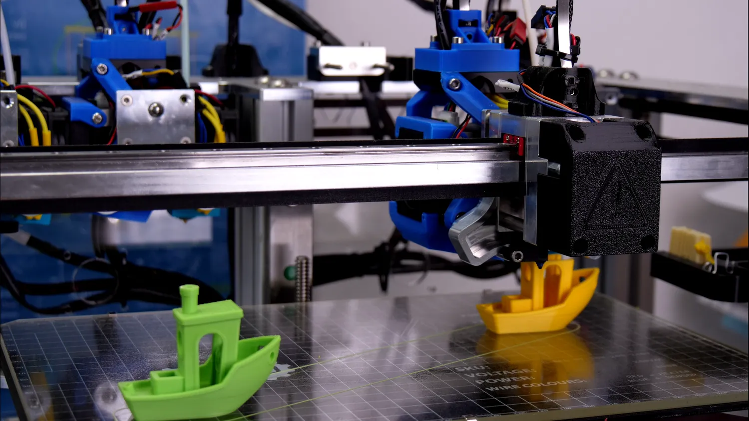 Printing 3DBenchys for Benchmarling on the E3D Toolchanger