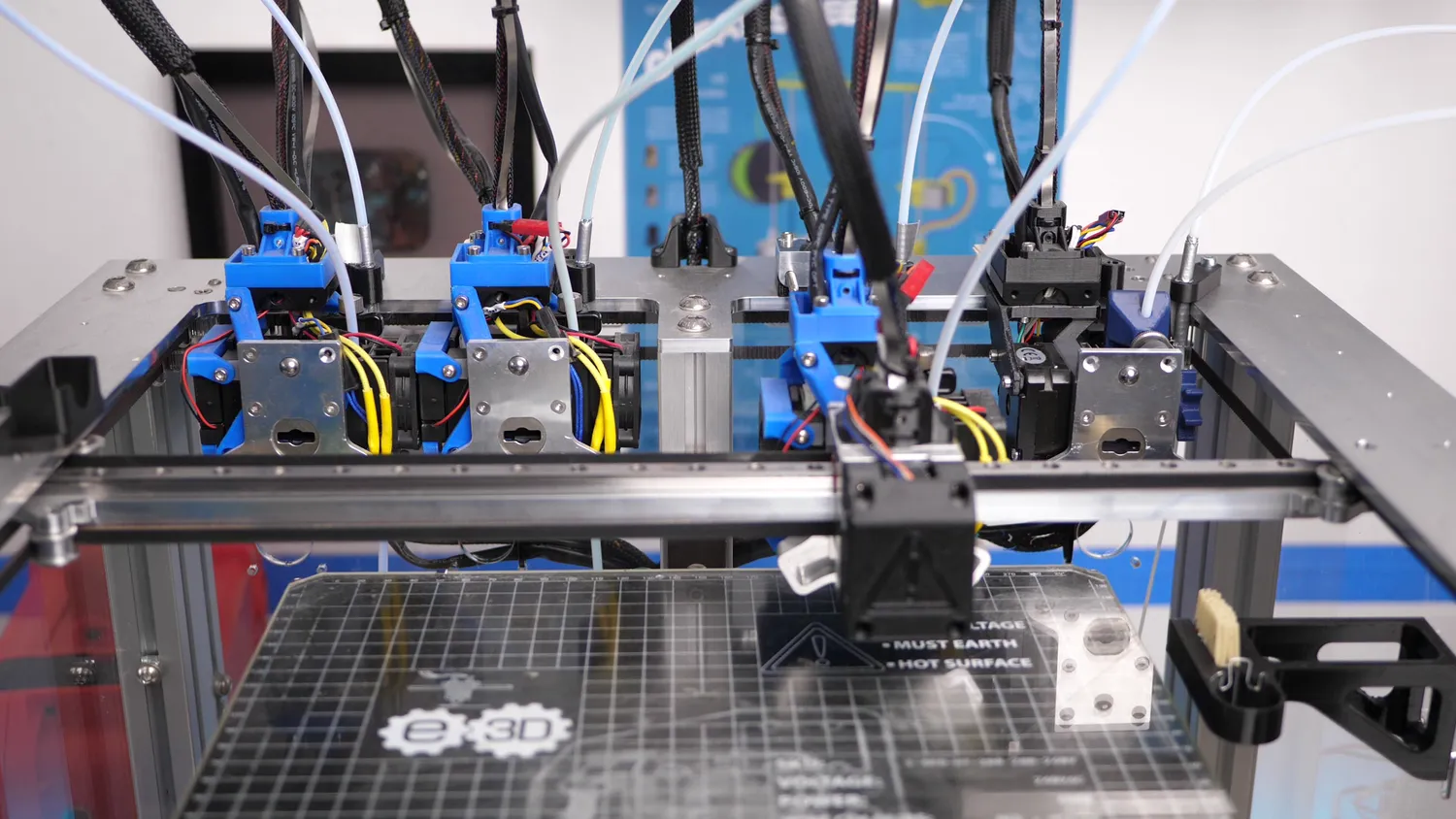  E3D Toolchanger with 3 Hemera extruder and one Omniadrop extruder 