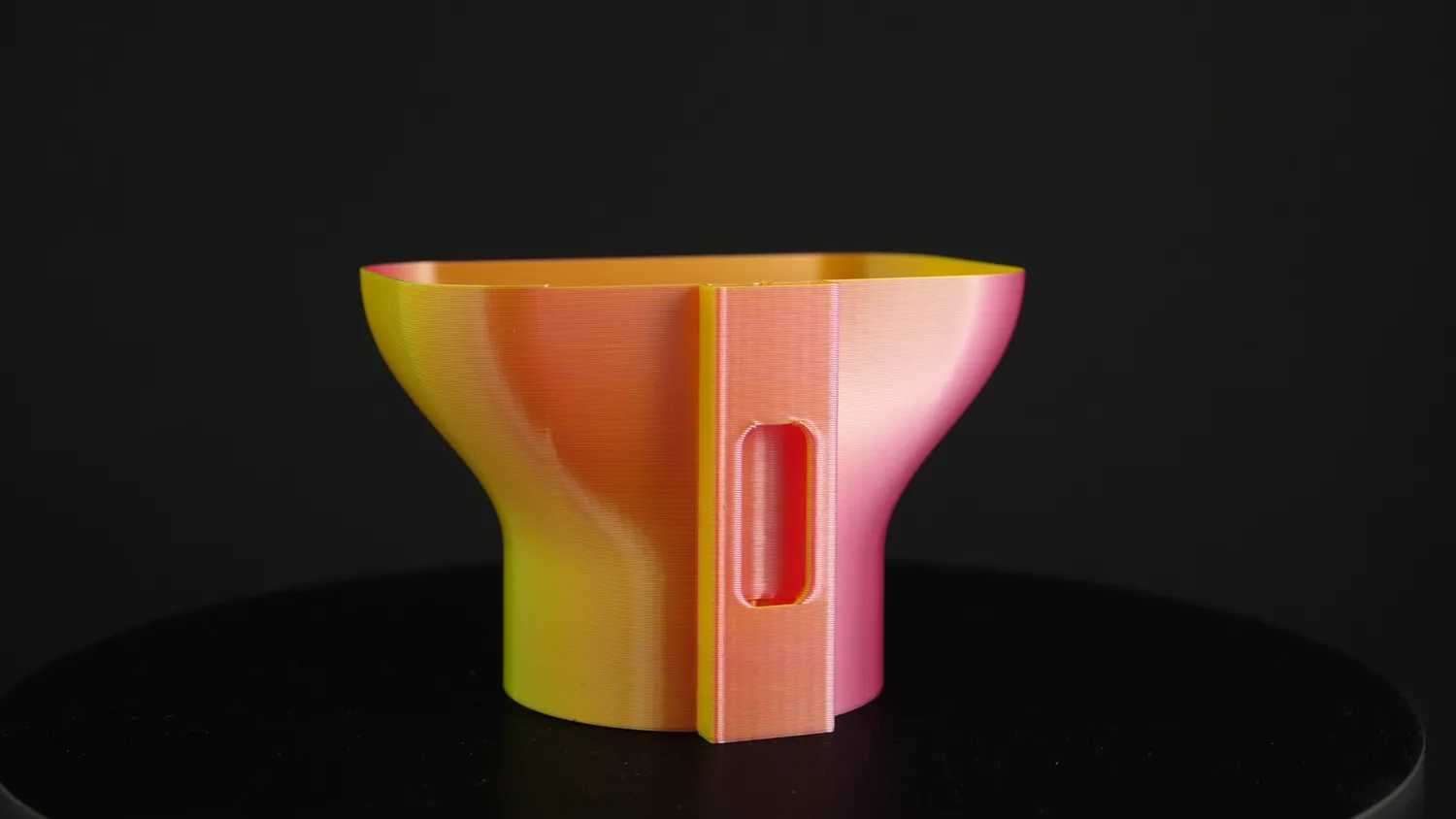 Vase-mode ball run section in colour-shifting filament, with the suction cup groove on the back