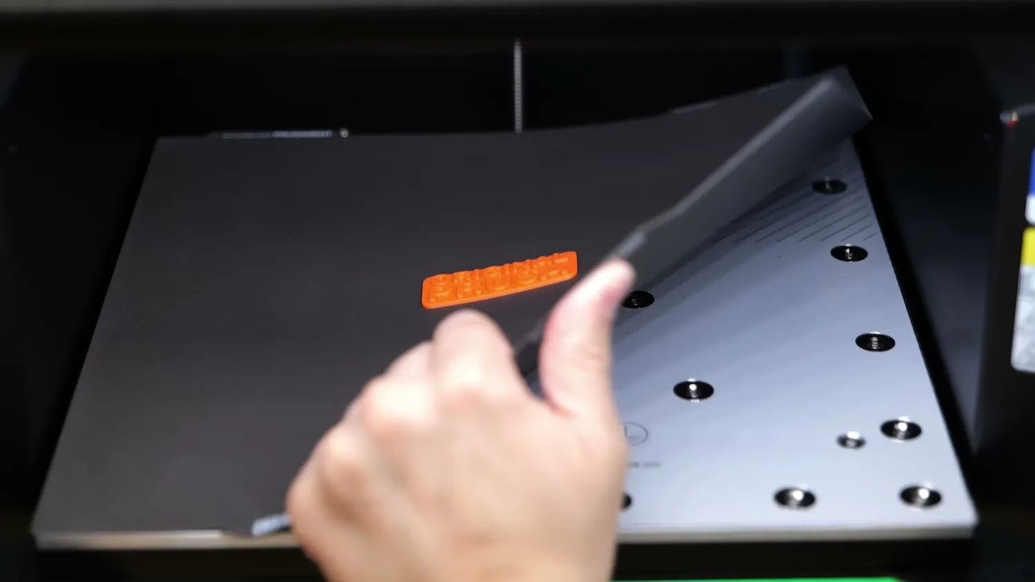 The spring steel sheet being peeled off the milled aluminium heatbed