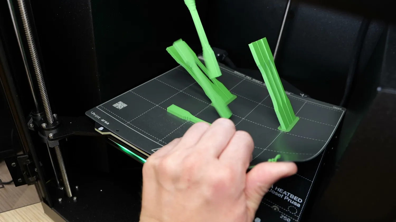 Angled tensile samples on the Prusa MK4S build plate