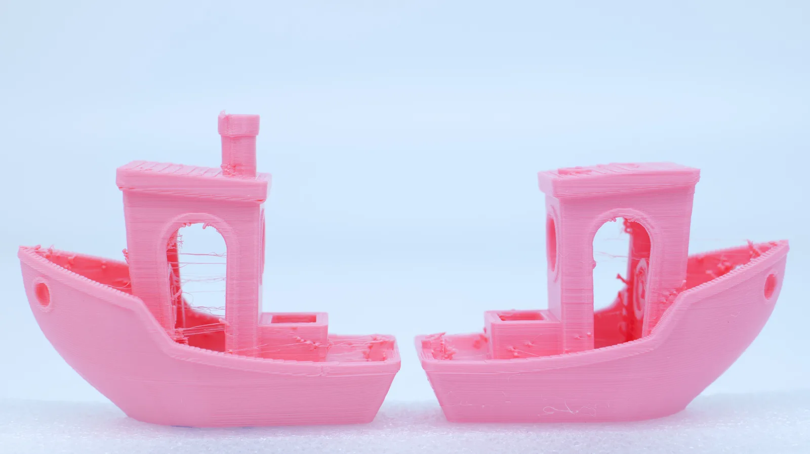 Bambu Lab TPU 3D Benchy printed from filament stored in the open (left) and from the i10 (right)