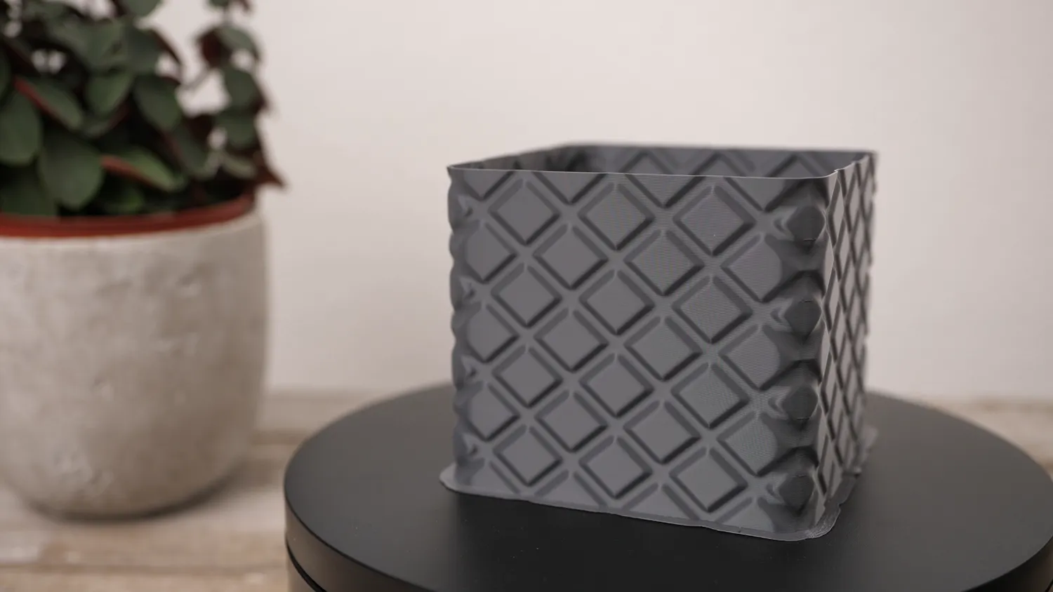 The waffle pattern rotated 45 degrees into a diamond grid