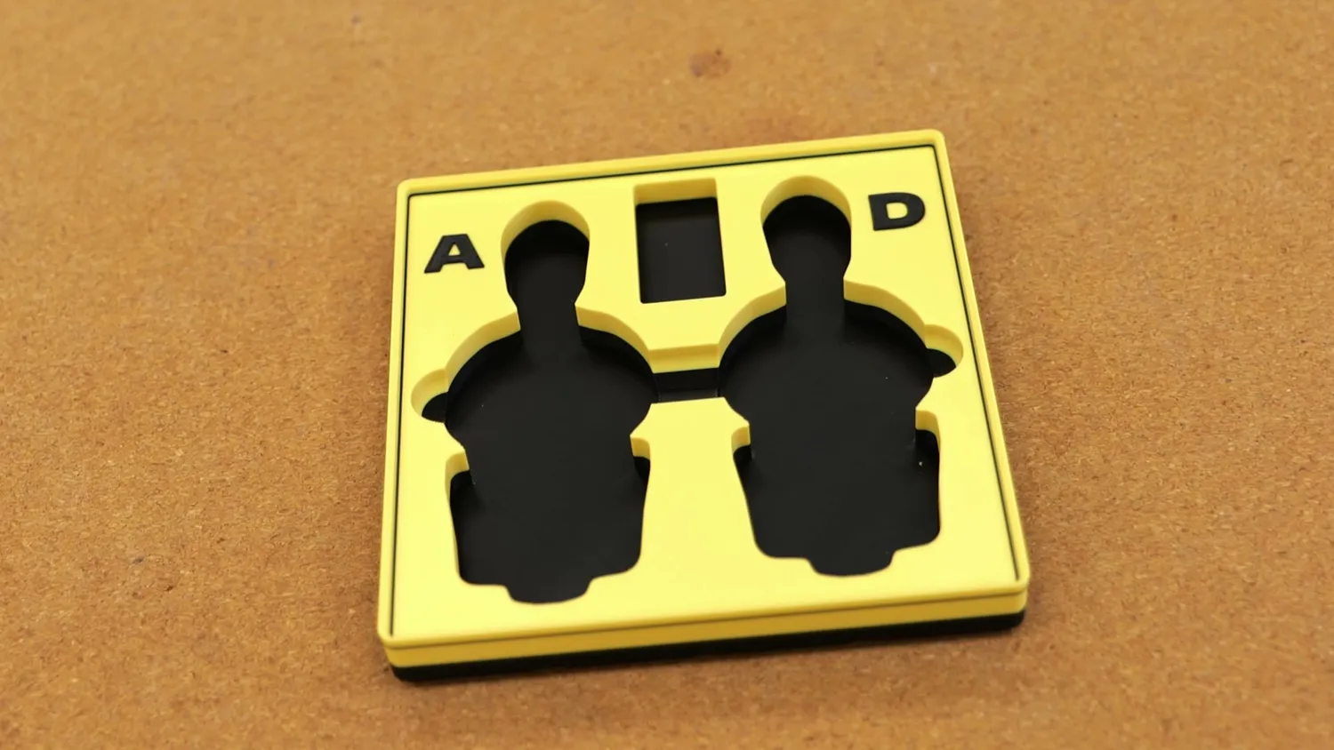 Gridfinity bin with embossed A and D labels for two dial indicators