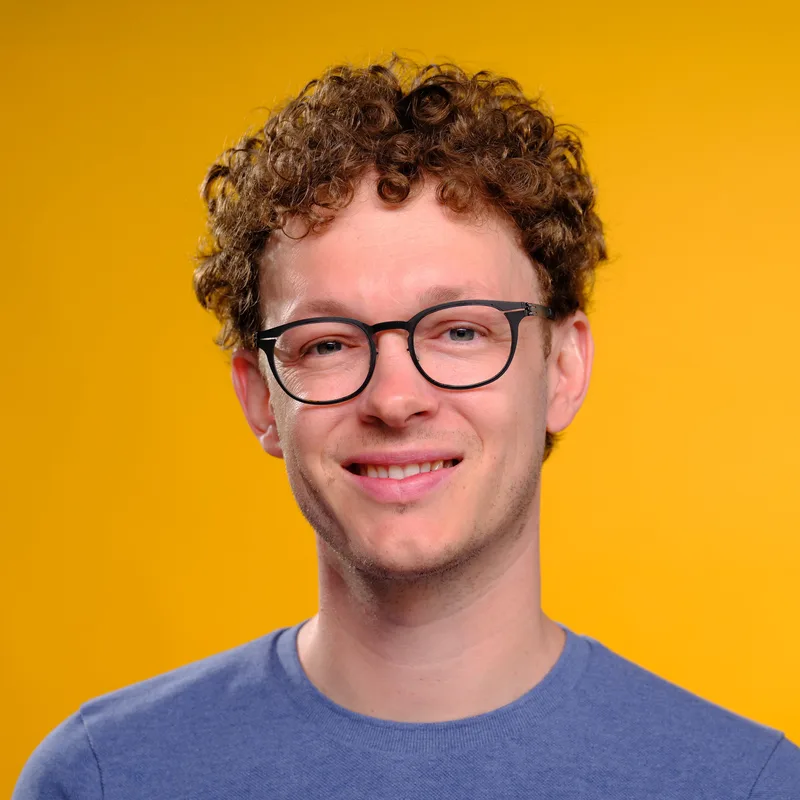 Portrait of Stefan Hermann, founder of CNC Kitchen